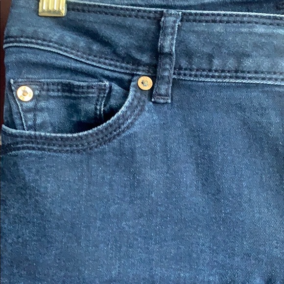 Dark blue jeans - Picture 2 of 3